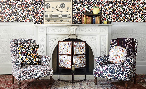 The Chesham Cabinet" collection by Liberty of London Fruit-billett-Petronella-chintz