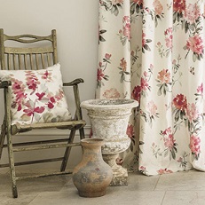5-waterperry-fabrics-carousel-vases-garden